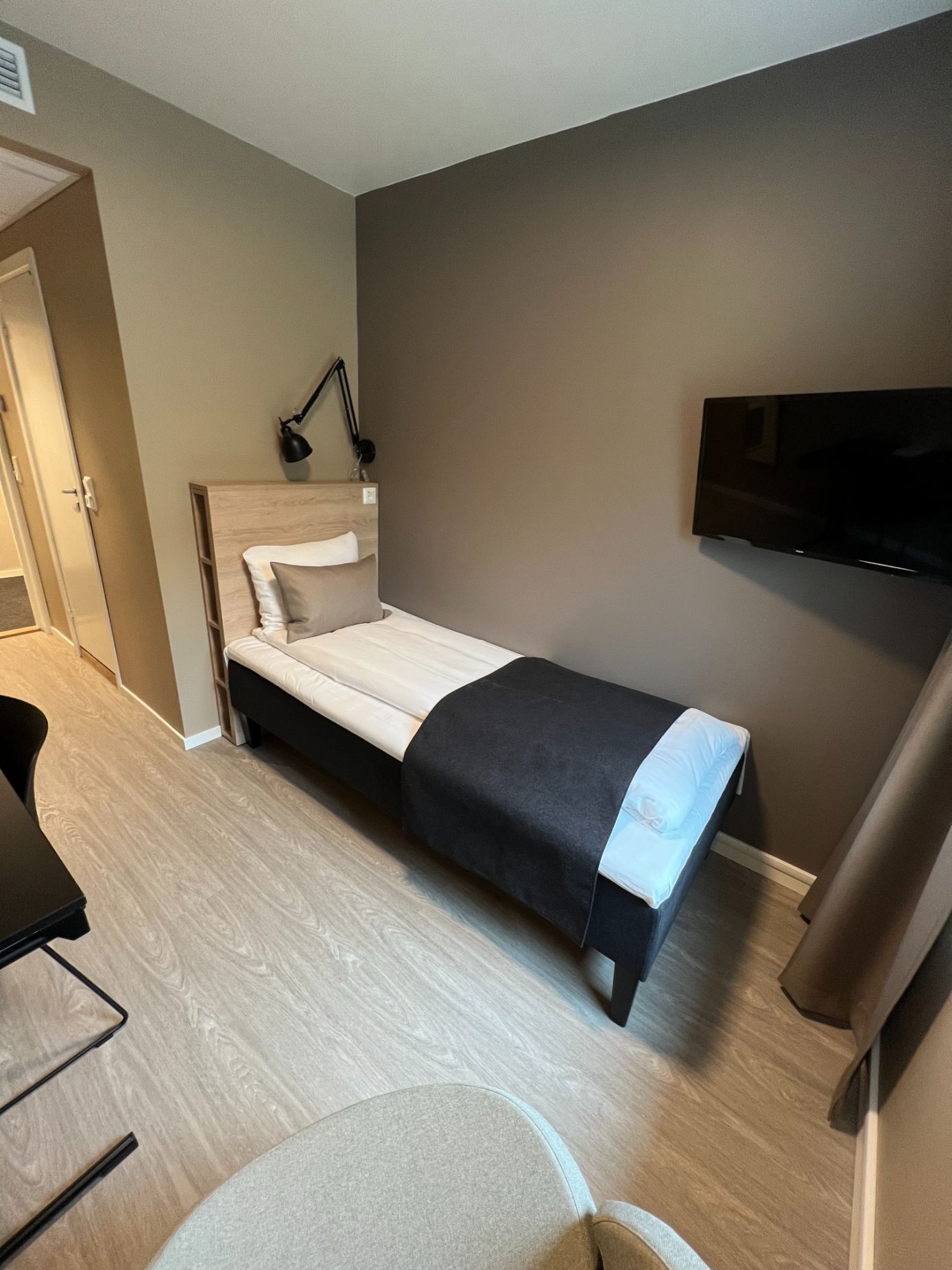 Hotelrom med enkeltseng